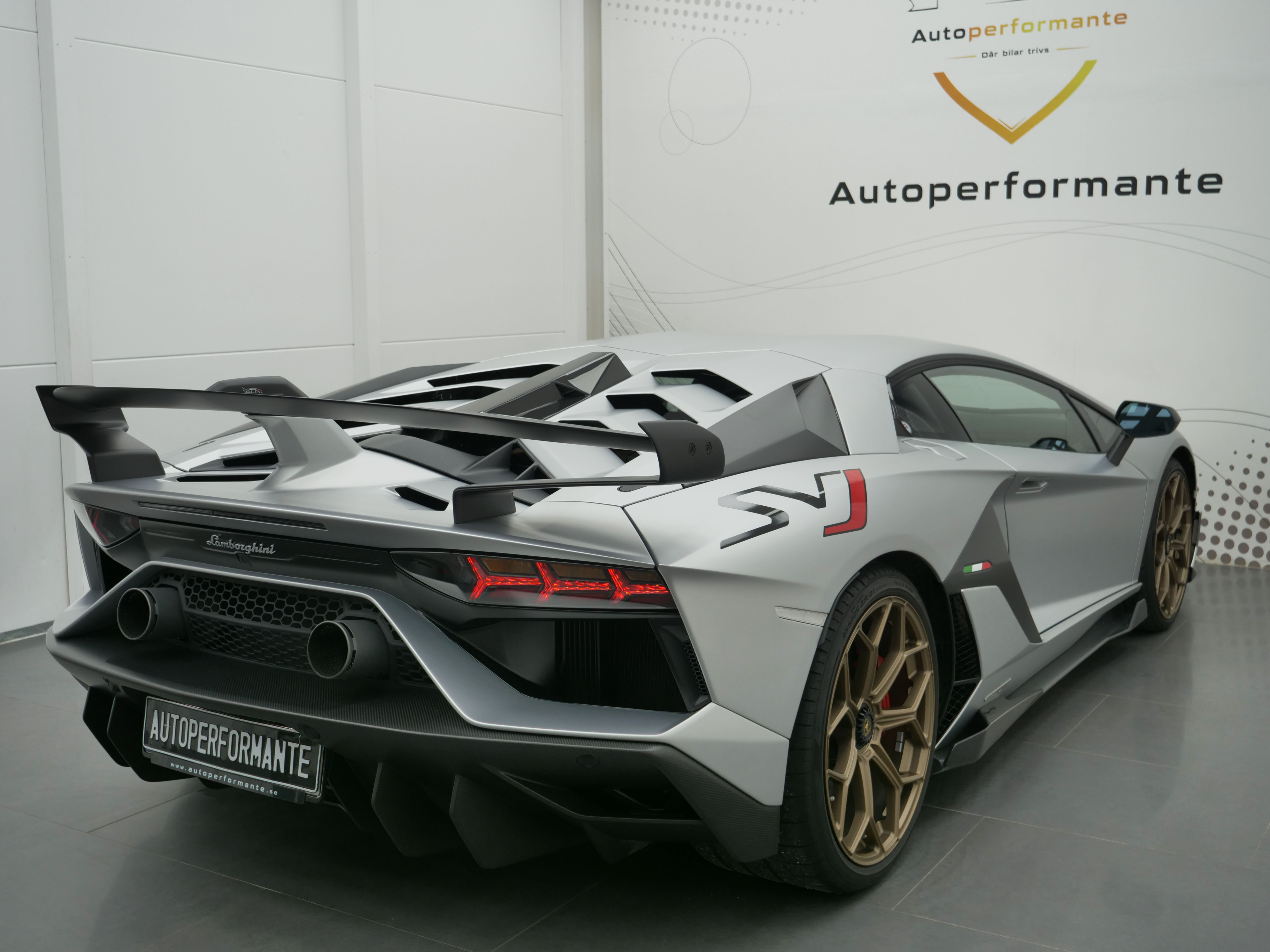 Lamborghini Aventador LP 770-4 SVJ ISR Novitec 770hk