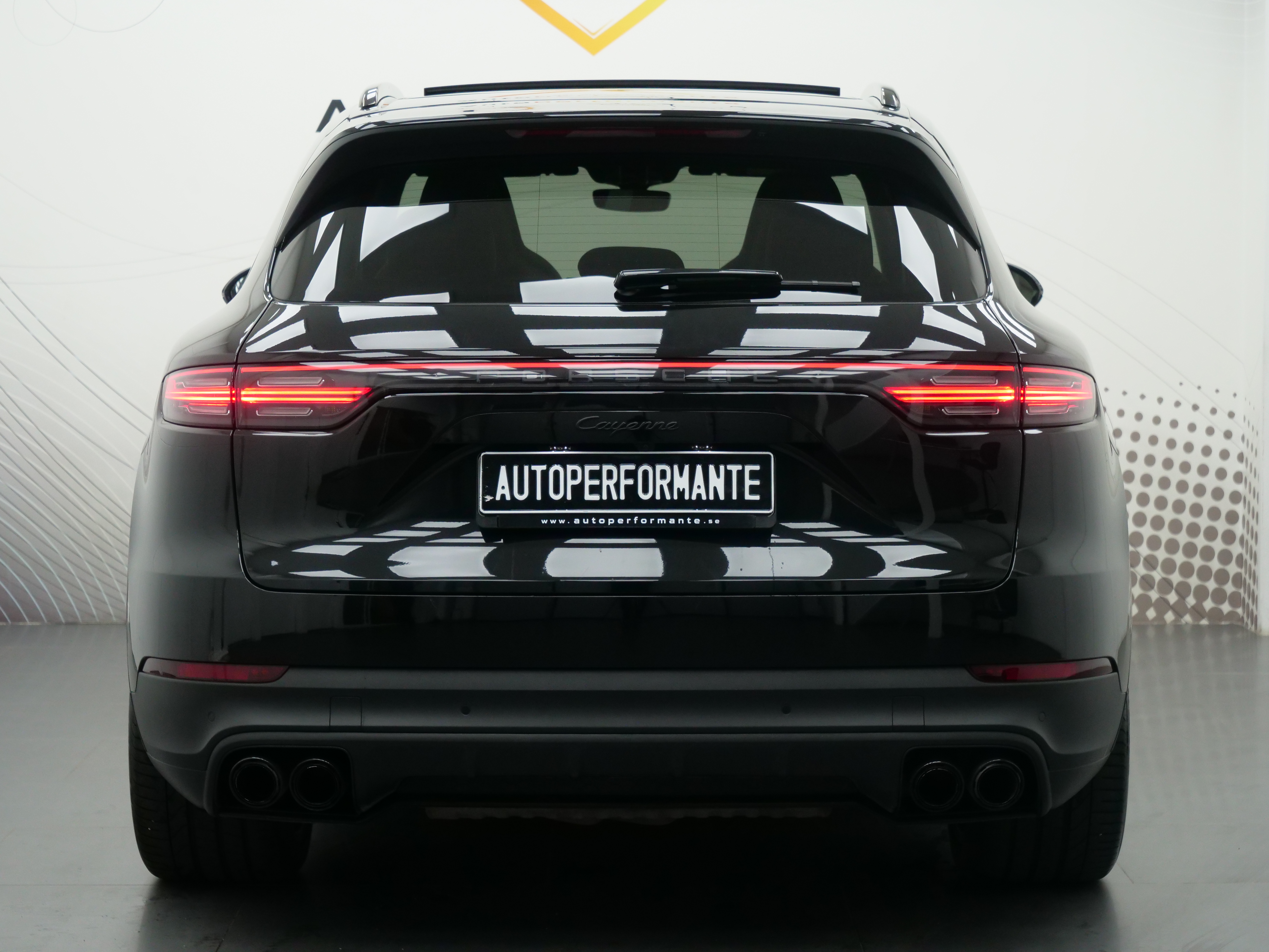 Porsche Cayenne E-Hybrid Platinum edi HuD Bose Moms 462hk