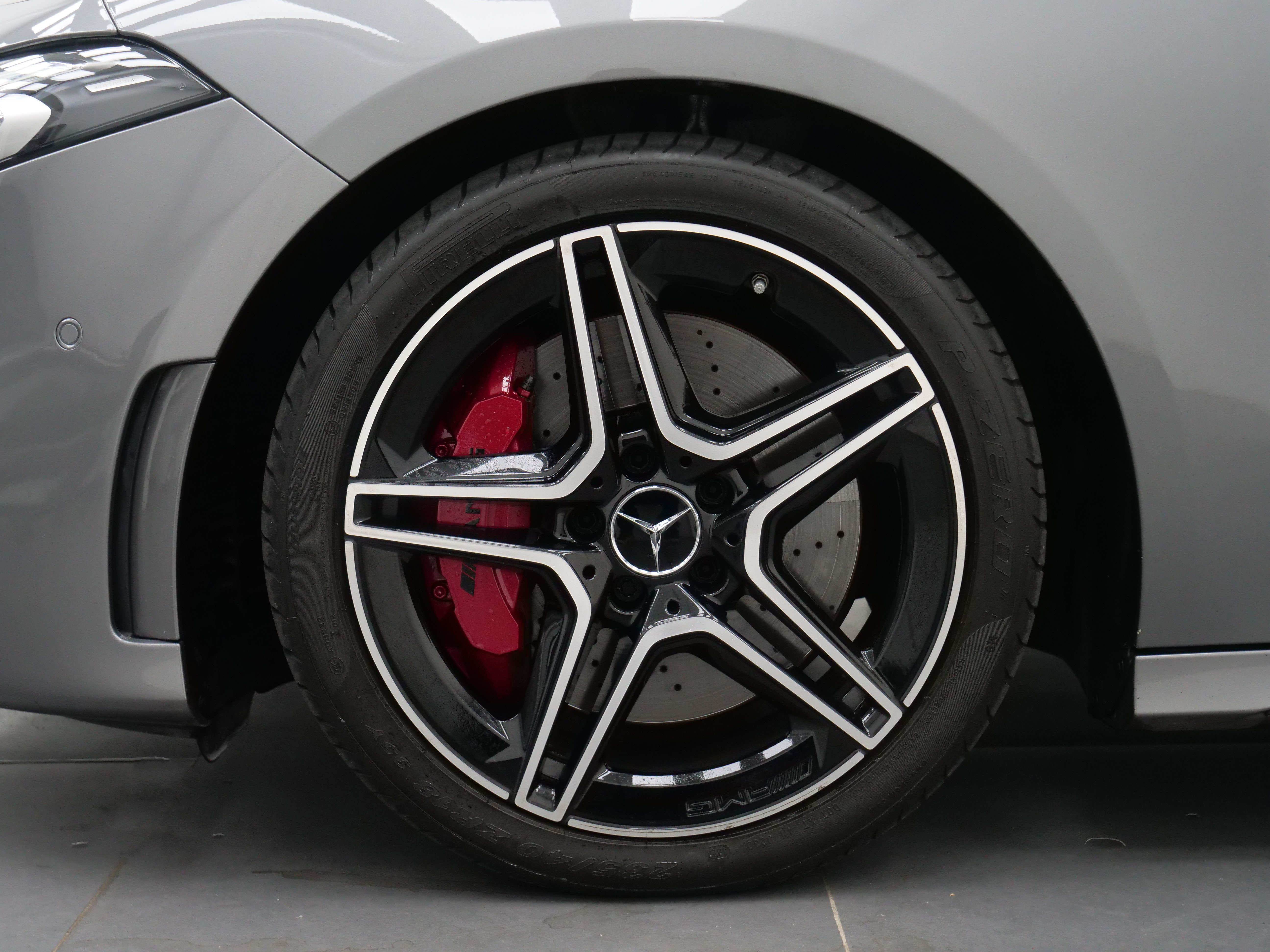 Mercedes-Benz A 35 AMG 4MATIC Pano Premium Widescreen 306hk