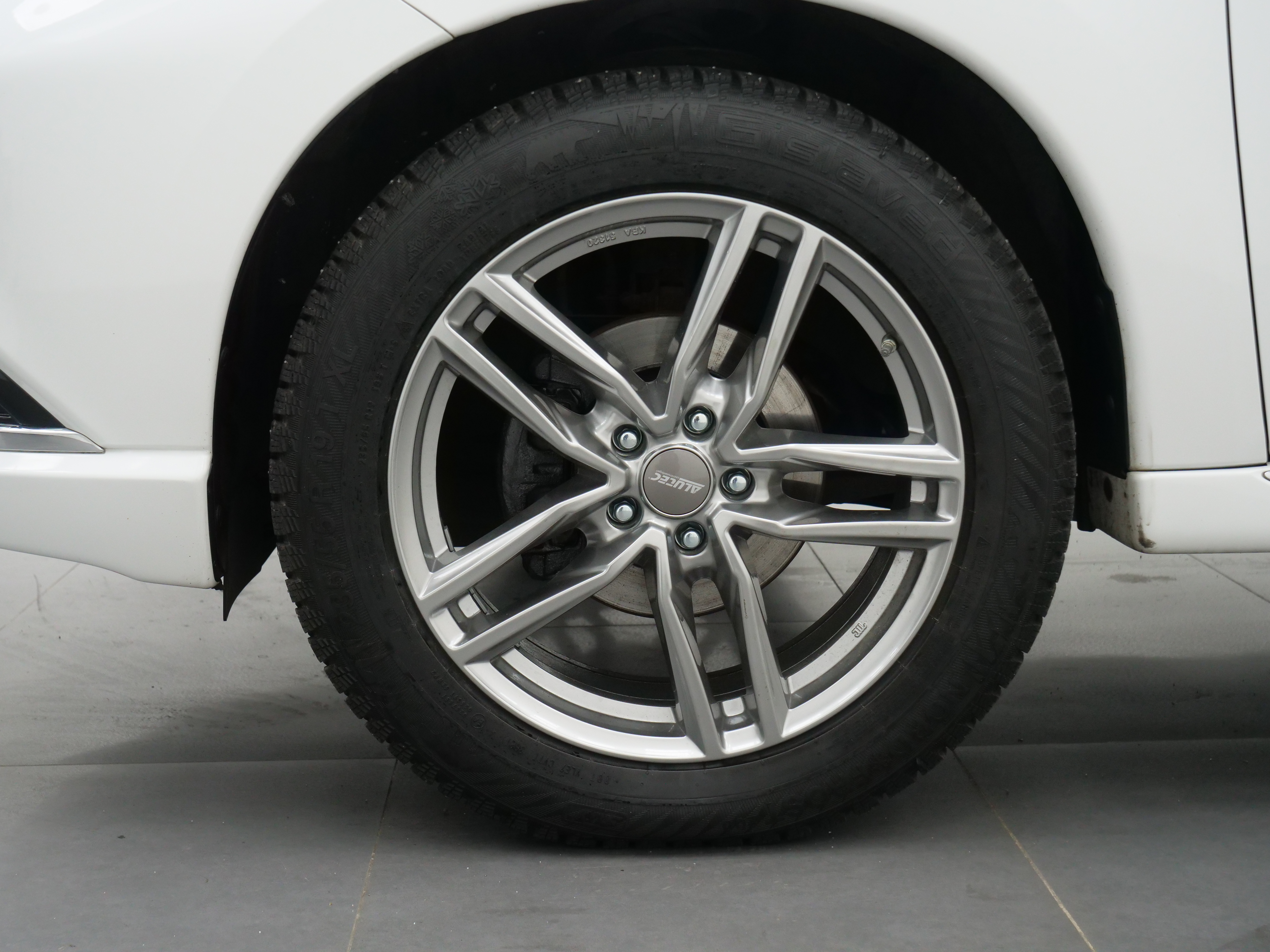 Mitsubishi Outlander PHEV CVT City 4W Backkamera 203HK